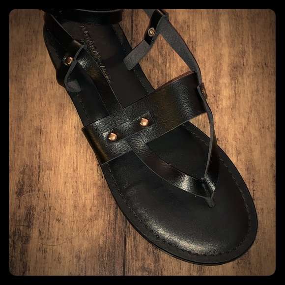 American eagle thong sandals
